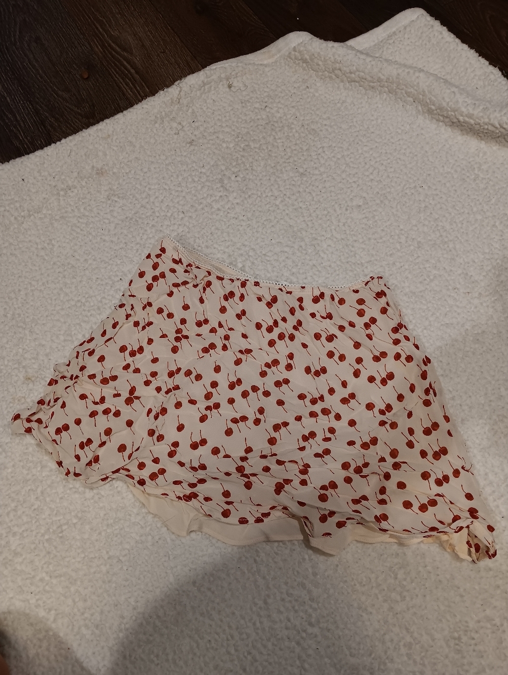 Reformation Cream Mini Skirt with Red Cherry Print Sz XL - Picture 2 of 5